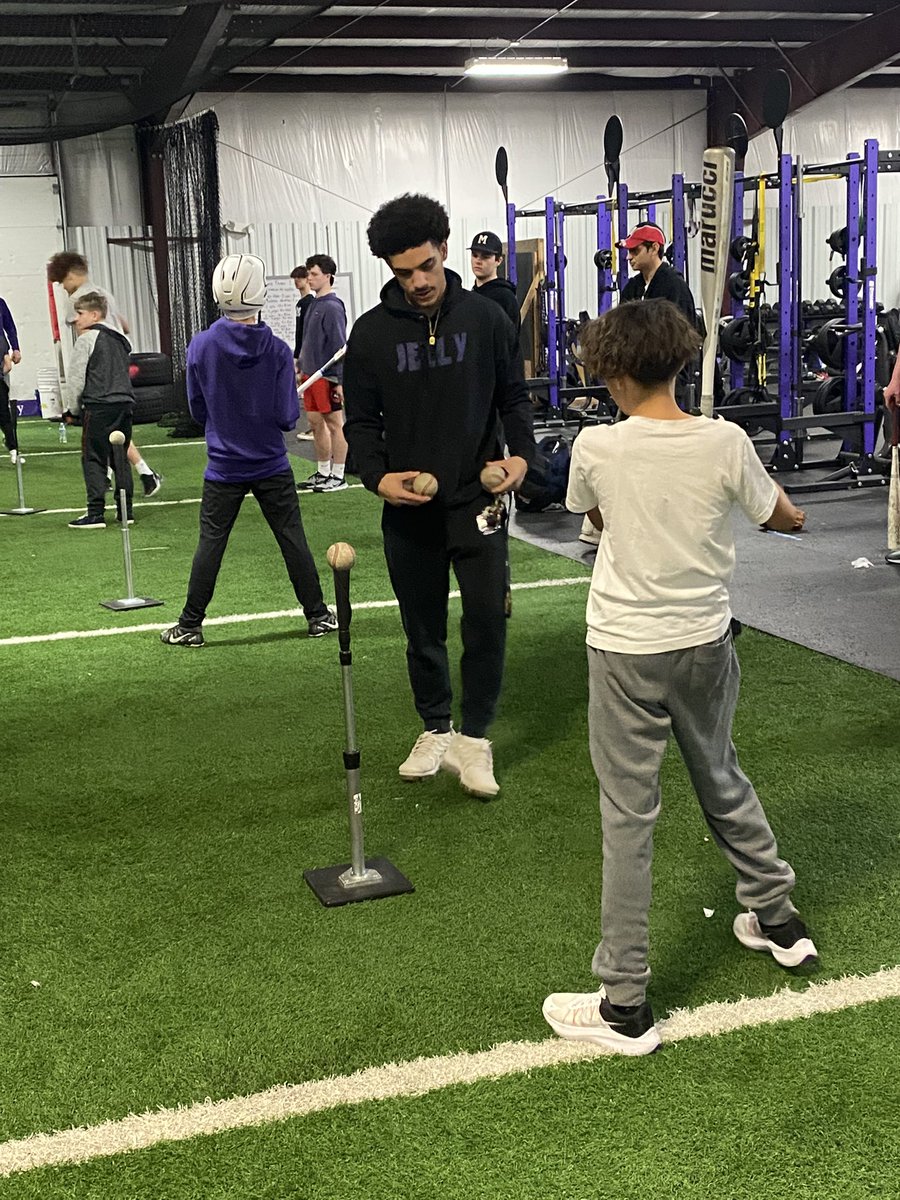 middiesbaseball's tweet photo. It was great to have our future Middies in the facility with us tonight! The future is bright! #Exit32 https://t.co/n8vB80Vil4