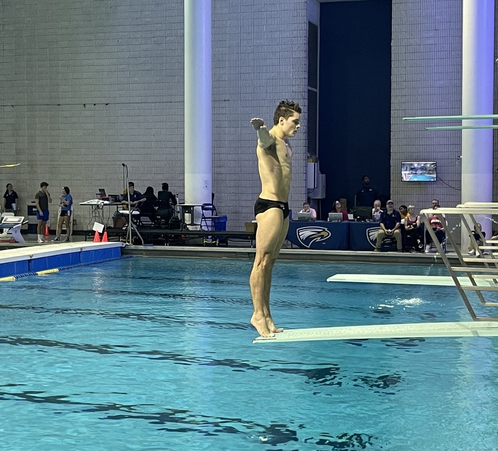 Divers had themselves a day! Jud Kyle led the charge at finals, earning a silver medal in 1M diving. He was followed by his brother James in 4th, Matt Wagner in 7th, and Jonathan Lindstrom in 8th to earn a massive haul of points for the Tartan men.