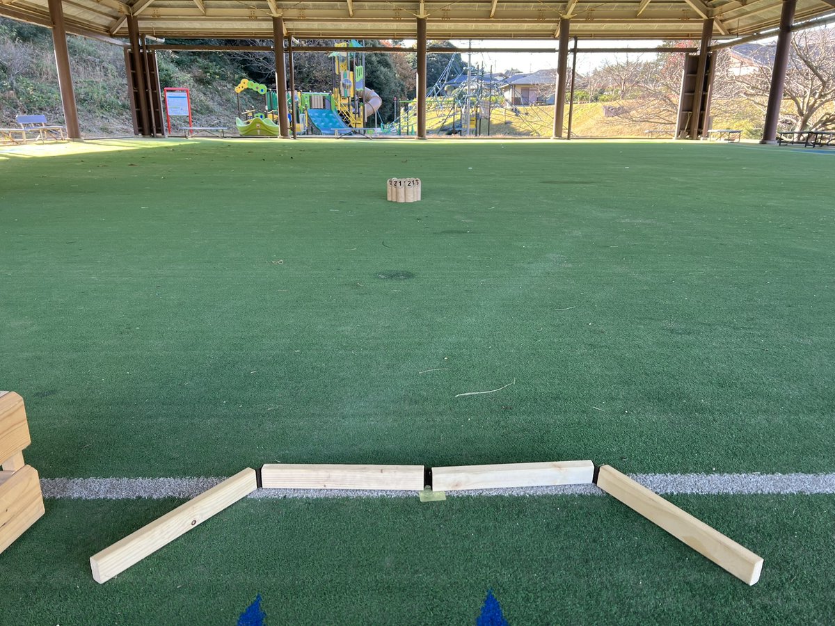 bspot_daisen's tweet image. 昨日もあこポケさんと10番勝負。
1回目は4-6で負け
2回目は5-5で引き分けでした。
昨日はびっくりするくらい調子が悪く3ファールを3回もしてしまった😱
どんな環境でも安定して投げれるようにならなくては
#モルック
#3in4.5s
#大山モルック道場
#スクエア中山