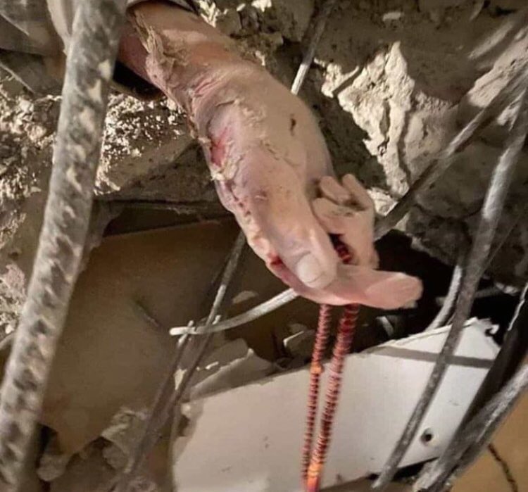 Nasıl yaşarsan öyle ölürsün, nasıl ölürsen, öyle de dirilirsin… Rabbim şehadetini kabul eylesin🤲🏻 #Turkey #deprem