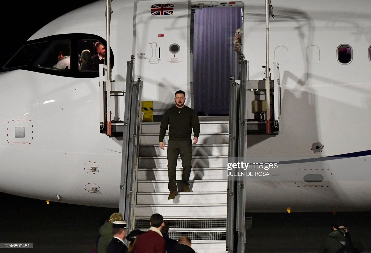 Mace on Twitter ""Ukraine's President Volodymyr Zelensky disembarks from a plane as he arrives
