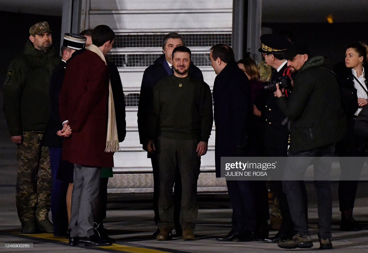 Mace on Twitter ""Ukraine's President Volodymyr Zelensky disembarks from a plane as he arrives