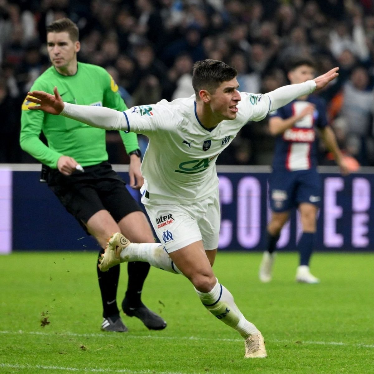lnstantFoot's tweet photo. La victoire de l'OM a carrément fait craquer Twitter... https://t.co/XeISVlberM