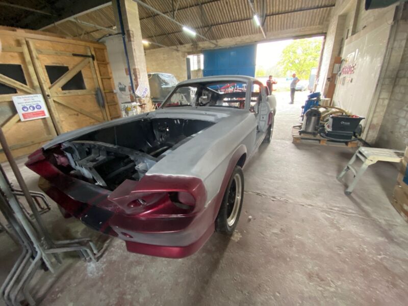 QuirkyCars's tweet photo. Ford Mustang GT Fastback Eleanor recreation https://t.co/L2CNT1UDWp https://t.co/sZxfUHzK7P