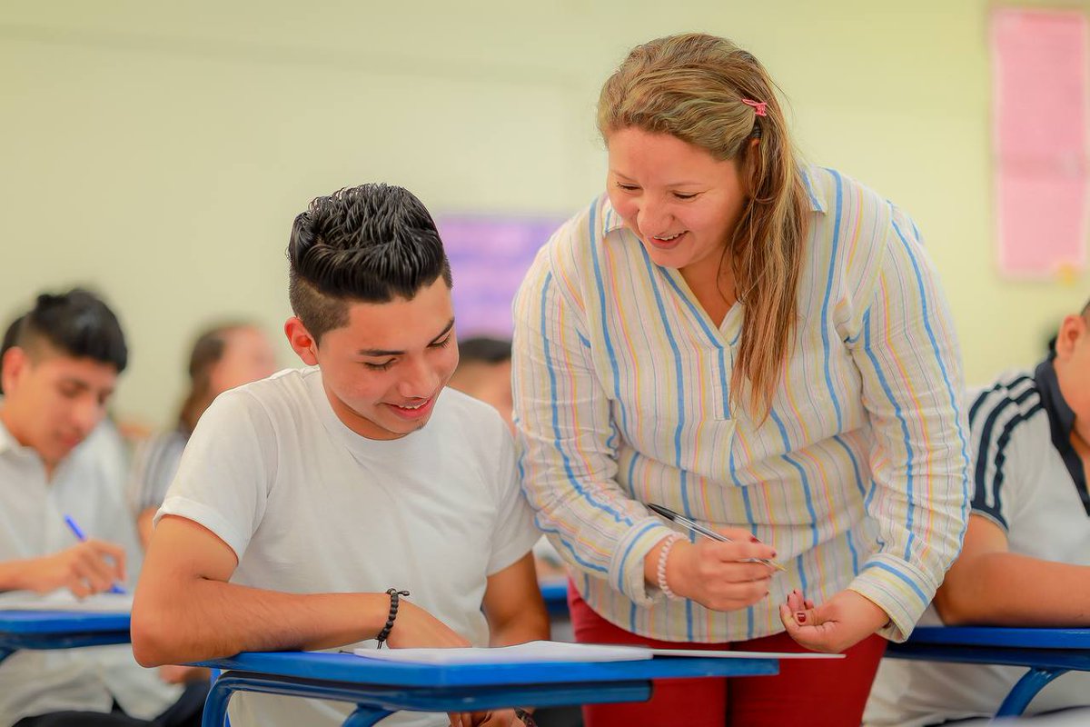 Ministerio de Educación on Twitter "En el Centro Escolar Alfredo