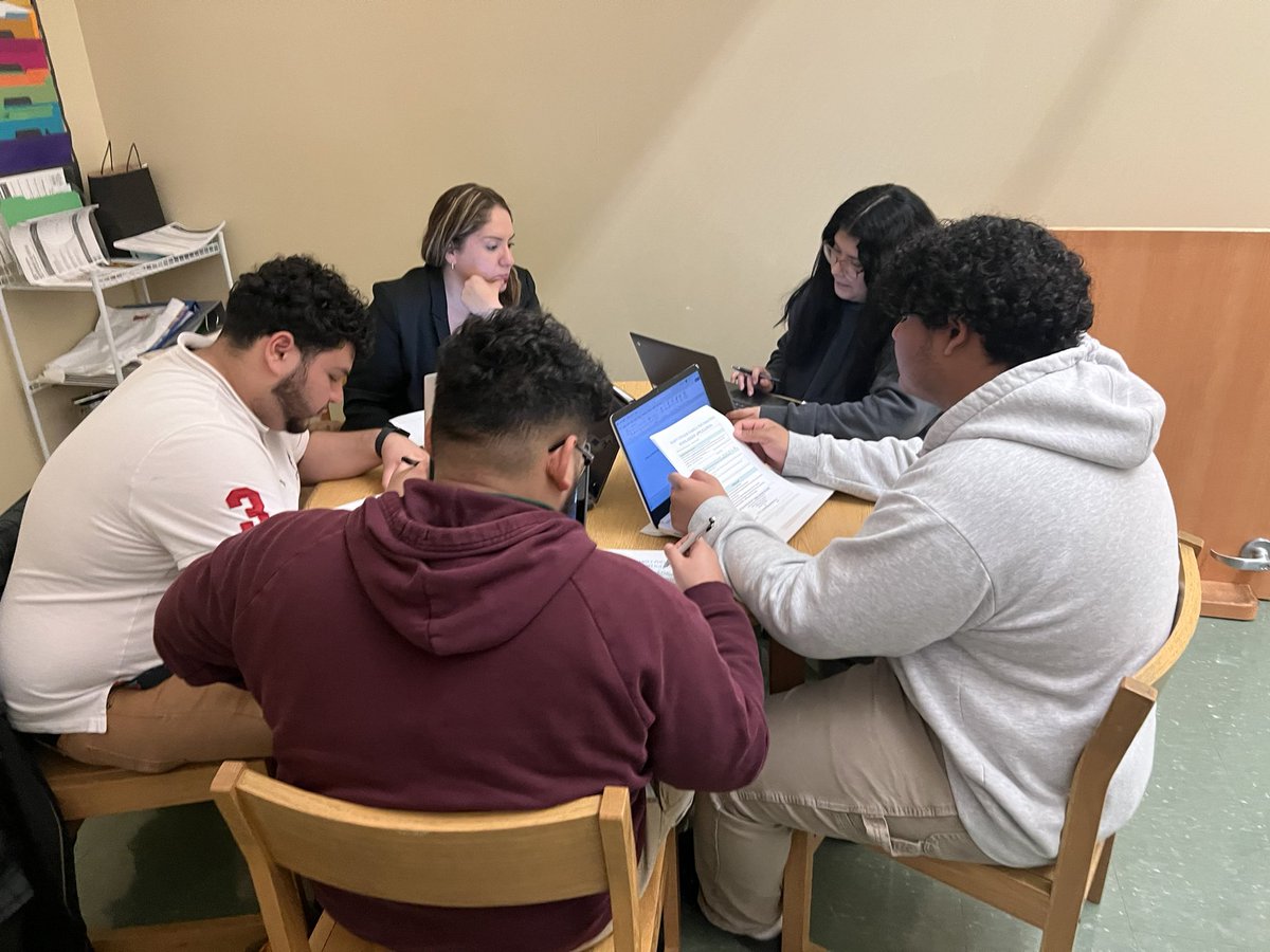 Michelle P.G (@getersmp) on Twitter photo Working hard to complete Marvey Finger applications at Energized for Stem. @TeamHISD <a href="/HISDCTEadvisors/">HISD CTE Advisors</a> <a href="/HISDCTE/">Houston ISD CTE</a> Working hard to complete Marvey Finger applications at Energized for Stem. @TeamHISD <a href="/HISDCTEadvisors/">HISD CTE Advisors</a> <a href="/HISDCTE/">Houston ISD CTE</a>