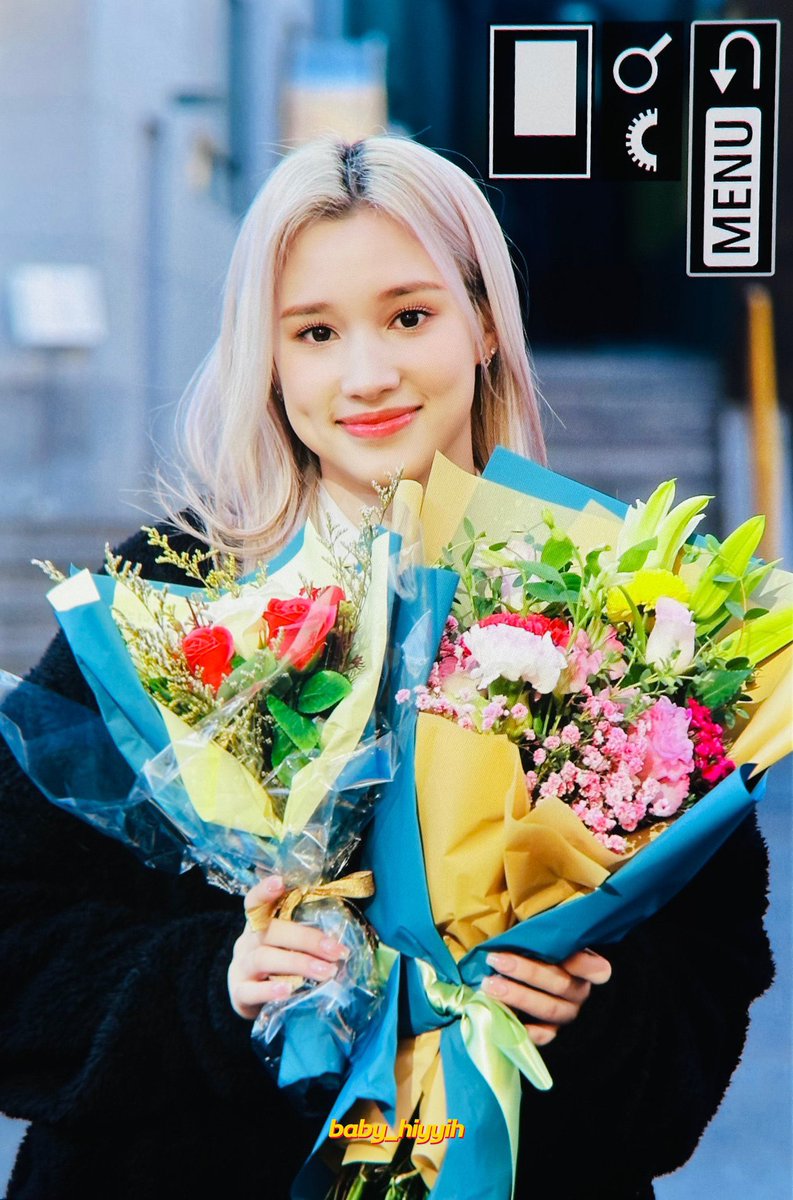 chaespocky's tweet photo. she was so pretty yesterday https://t.co/7QSdGlxDNw