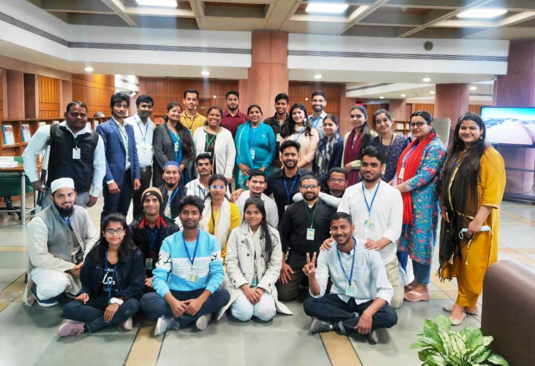 LokSabha_PRIDE's tweet photo. A group of students and teachers of Jamia Milia Islamia University Delhi, who came on a Study Visit to Parliament House.

@LokSabhaSectt @jmiu_official @PIB_India @parliament_lib https://t.co/1zdxhXROWl