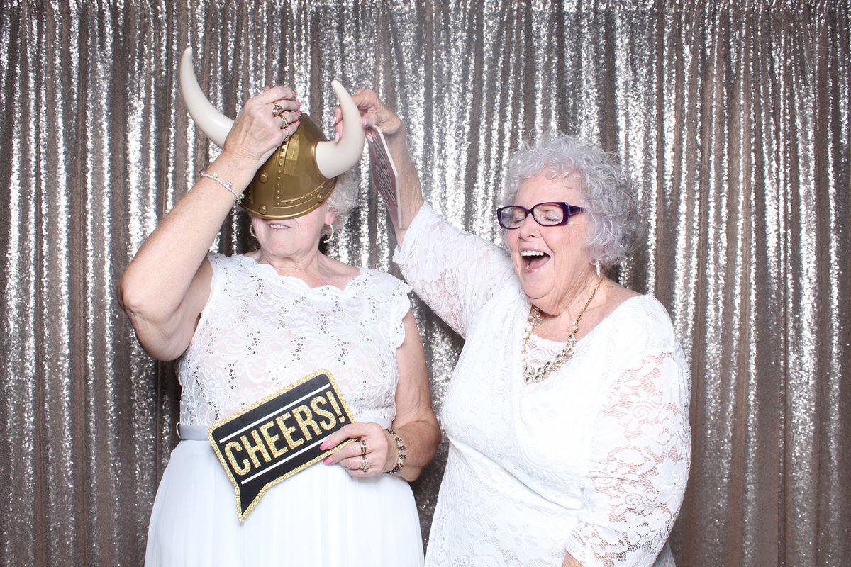 BoonesProEvents's tweet photo. How cute are these two?! Photo Booths provide entertainment for all ages!
.
.
.
@spbrec

#stpetebeach #stpete #birthdayparty #birthdaygirl #sweet16 #whiteparty #Tesla #cute #party #fun #birthday #entertainment  #photobooth #memories https://t.co/3JPwNhPRwE
