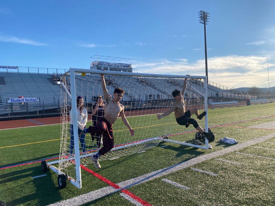 PVBearsWrest's tweet image. Today our wrestlers tried another new sport...we played soccer for practice  ⚽️⚽️ Thank you to our PV boys soccer team for letting us join🙌🏼🙌🏼