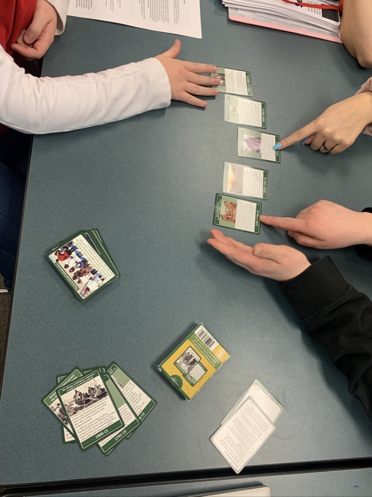 It’s that time of the year again… introducing @EducationUnbc teacher candidates to Snapshots in Time, a card-based social studies teaching resource from @ls_gibson and @TC2thinks.