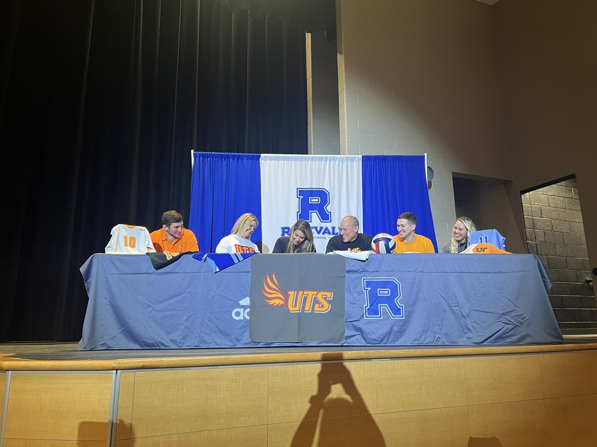CONGRATS TO OUR SMILEY <a href="/GriffinCaity/">Caity Griffin</a> for signing to UT Southern. Go firehawks! 🧡