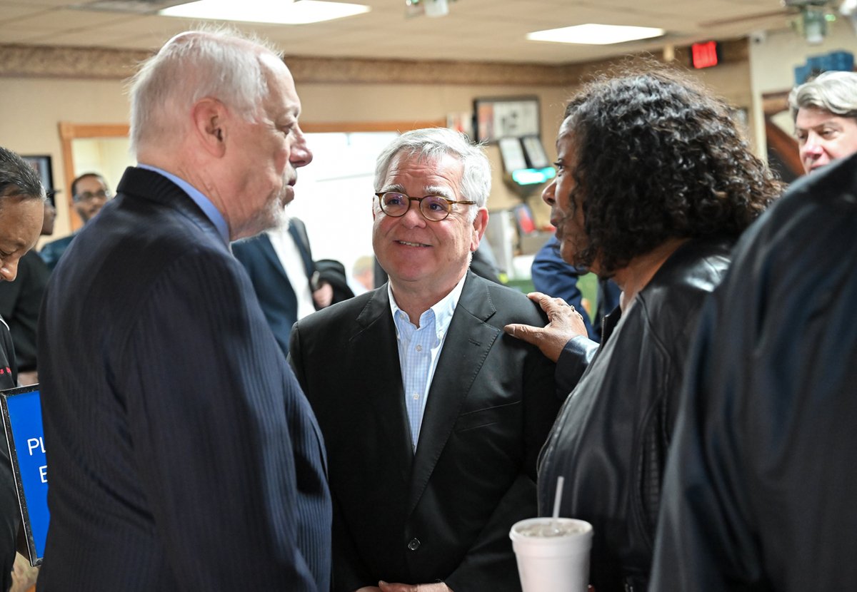 JohnCooper4Nash's tweet photo. Honored to join @USTreasury Secretary Janet Yellen and Gov. Phil Bredesen at Swett's Restaurant to discuss how the Biden economy is working for our city. https://t.co/81Oji5Gi6x