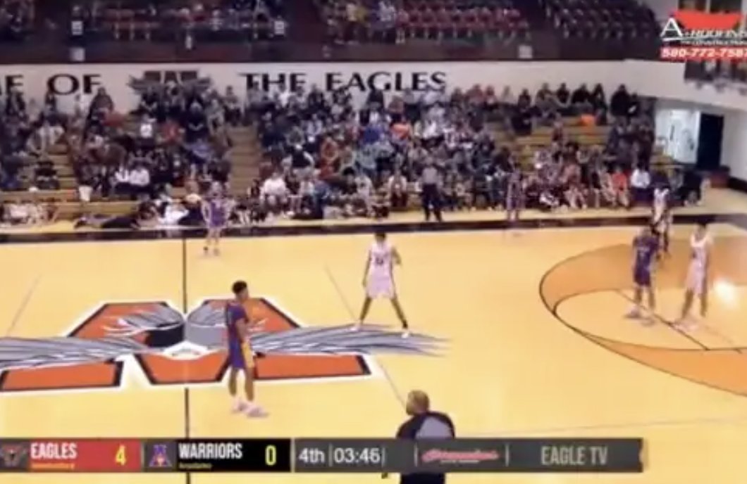 barstoolsports's tweet photo. This Thrilling Oklahoma High School Basketball Game Ending 4-2 Is Everything That's Wrong And Pathetic With Sports These Days https://t.co/hc8hfmib0C https://t.co/nsHZGRvDYw