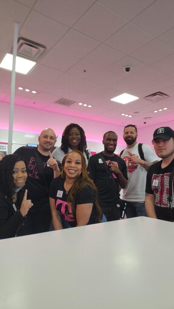 Leona (@leonaw0131) on Twitter photo Always Fun-times when @ShakithaIke comes visit!! Added bonus that @Riekeberg205 got to hang out with my team and I today! <a href="/killyP0803/">stephen kilpatrick</a> #GTown Always Fun-times when @ShakithaIke comes visit!! Added bonus that @Riekeberg205 got to hang out with my team and I today! <a href="/killyP0803/">stephen kilpatrick</a> #GTown