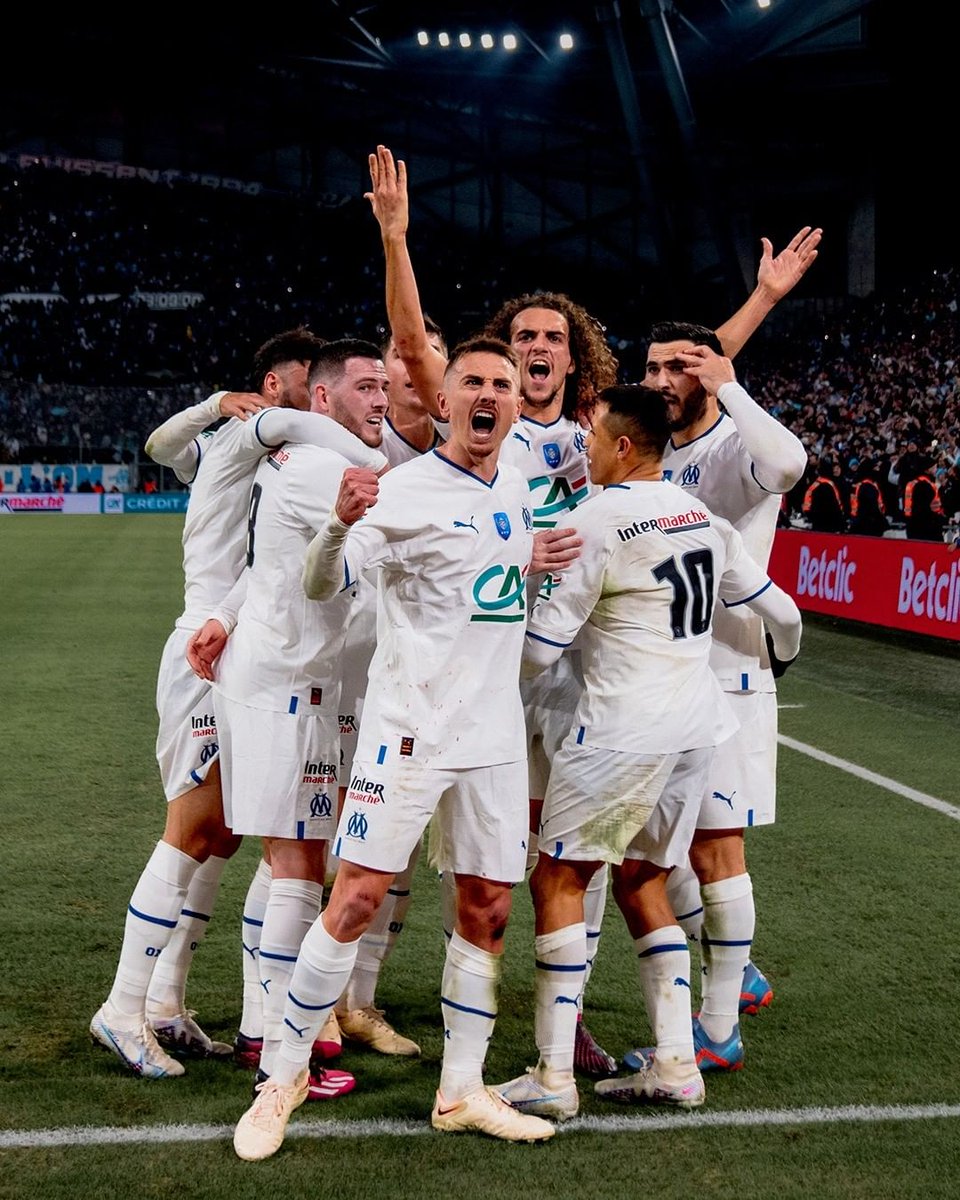 Vincent_1393's tweet photo. CET OLYMPIQUE DE MARSEILLE ME REND SI FIER !

CETTE ÉQUIPE RESSEMBLE À SES SUPPORTERS !

CETTE ÉQUIPE A DES VALEURS D'ABNÉGATION, DE COMBATIVITÉ, DE SACRIFICE !

CE SOIR JE SUIS LE PLUS HEUREUX ! https://t.co/ikeQb8HWLu