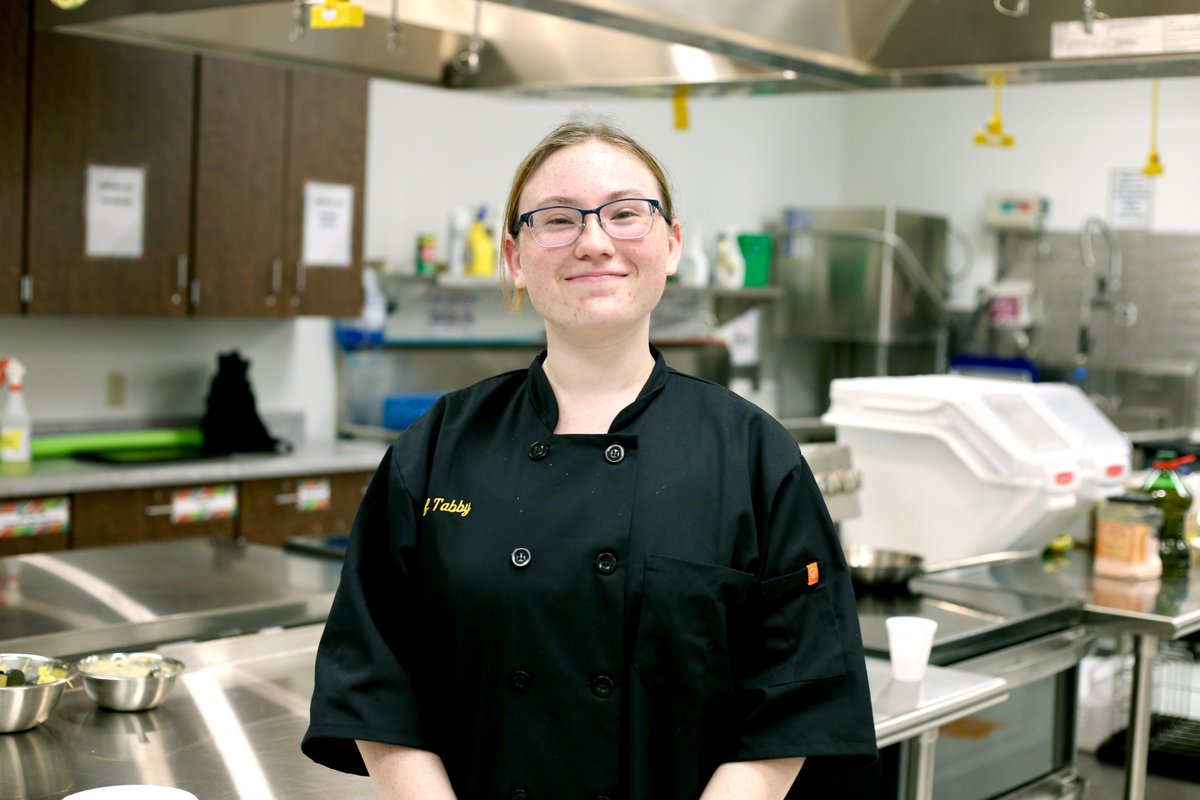 WSDinfo's tweet photo. @WSDNutrition recently started a new program that allows students to get experience in a commercial kitchen environment without having to interrupt their school day. #WeAreWentzville 

Read the full story: https://t.co/UUarqbgwed. https://t.co/e14apbImT8