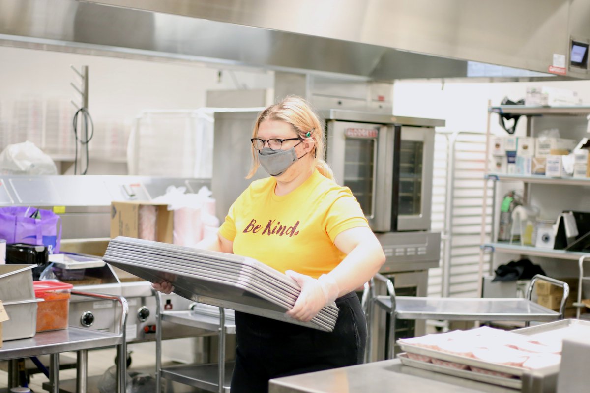 WSDinfo's tweet photo. @WSDNutrition recently started a new program that allows students to get experience in a commercial kitchen environment without having to interrupt their school day. #WeAreWentzville 

Read the full story: https://t.co/UUarqbgwed. https://t.co/e14apbImT8