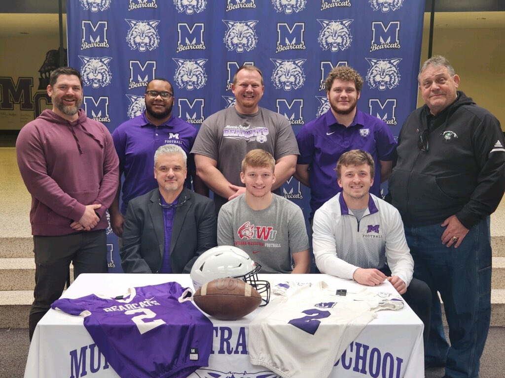 Coachpadgett71's tweet image. Congrats to our QB1 @TrentonFrench04 on his signing to continue his football career at @IndWesleyan_FB! Excited to watch you excel both on and off the field at the next level! It’s a great day to be a Bearcat! @MCHSBearcats @MuncieSchools