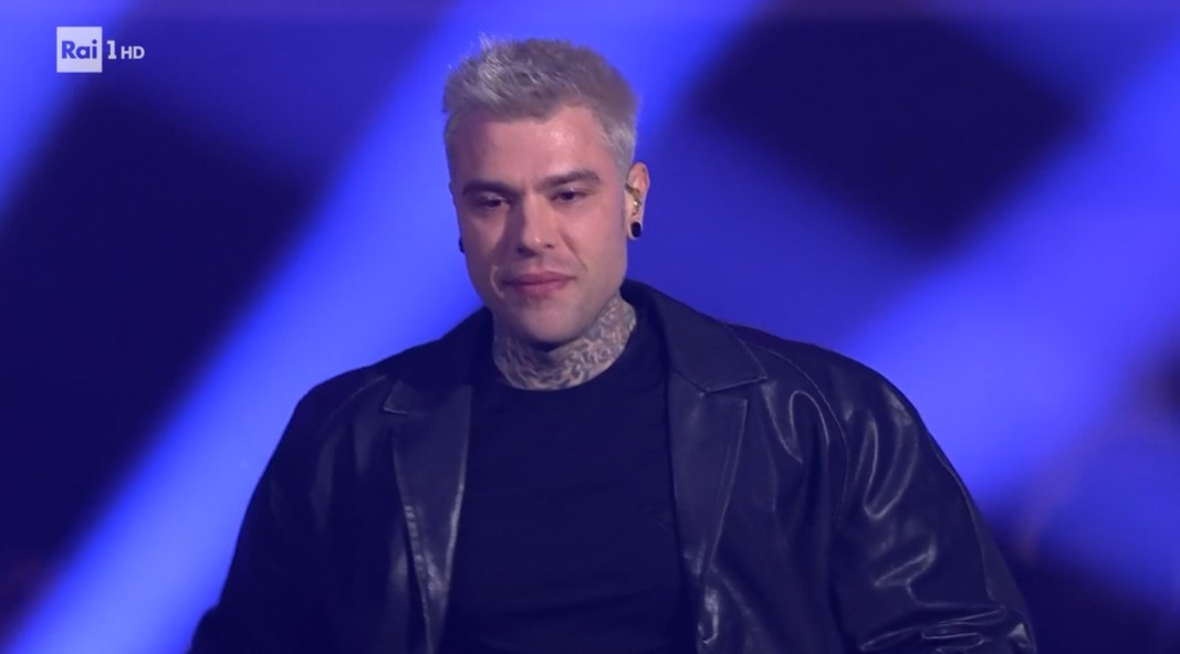 rtl1025's tweet photo. "Se penso a chi mi ha dato la forza guardo in alto
E il ricordo di Gianluca che porto su questo palco" ❤️

@Fedez #Sanremo2023 #FinalmenteSanremo https://t.co/GijWtNaXuB