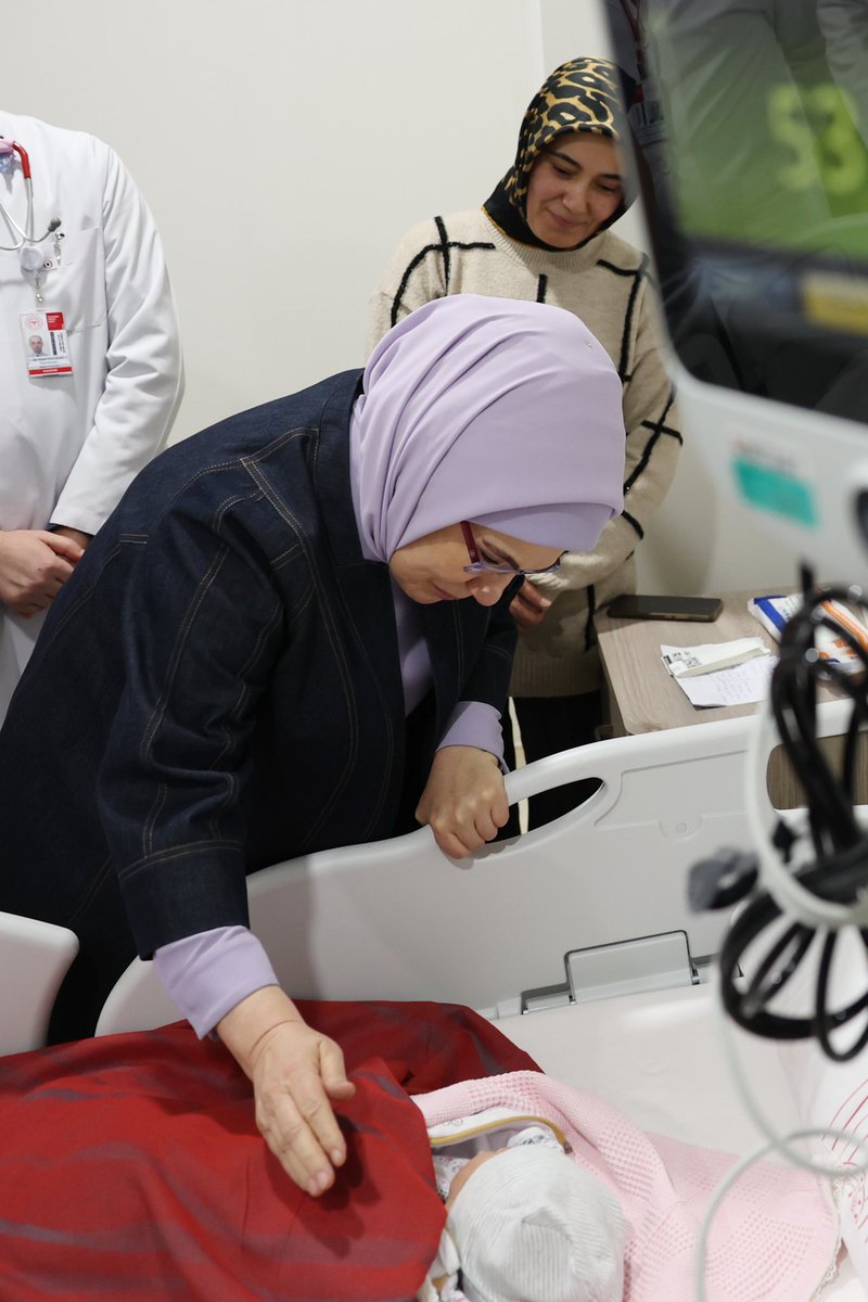 Bakım altına alınan bebeklerimizin bundan sonraki süreçlerinin de takipçisi olacağım.
Afetten etkilenen tüm çocuklarımızın iyi haberlerini almayı diliyor, yaralanan yavrularımıza acil şifa diliyorum. <a href="/tcailesosyal/">T.C. Aile ve Sosyal Hizmetler Bakanlığı</a>