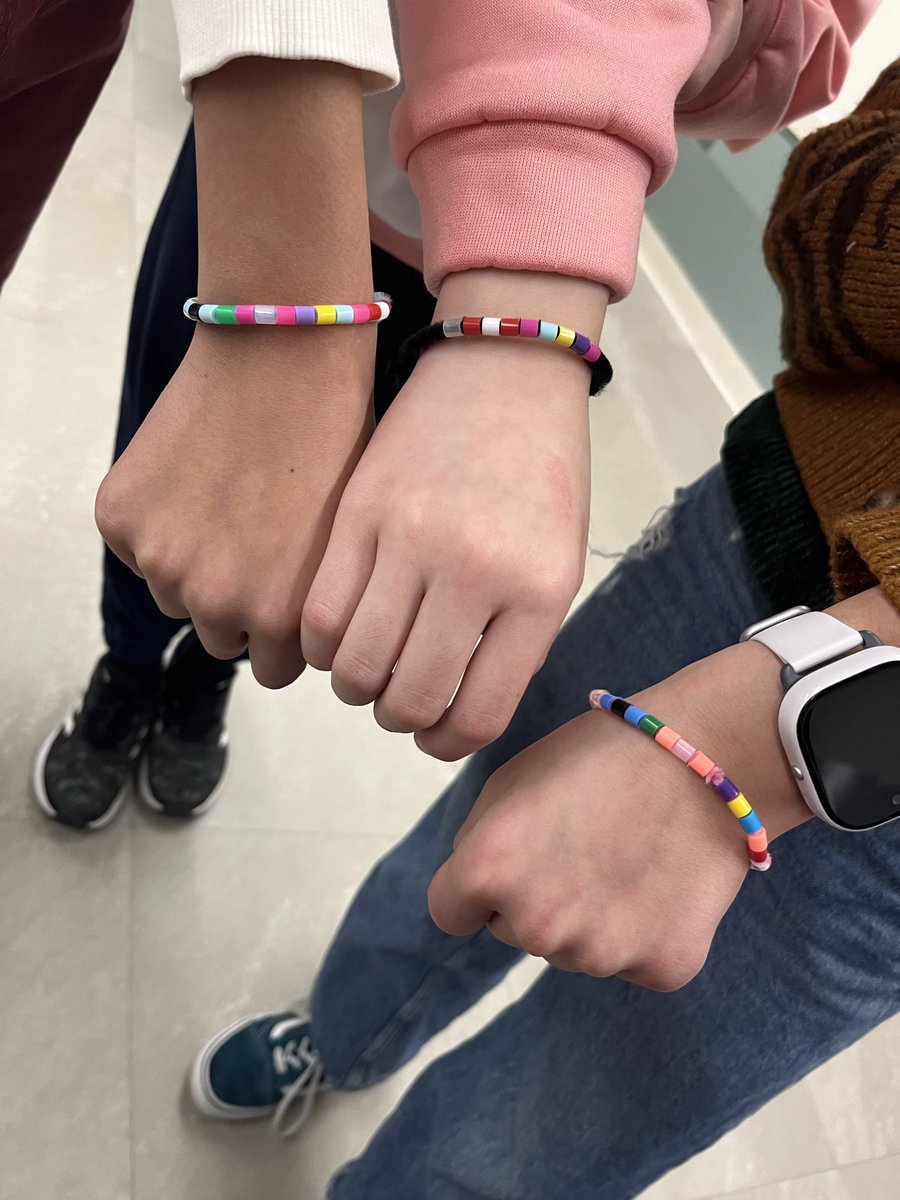 WronkoHamed5th's tweet photo. Preparing for Pi Day. Our bracelet center. Color coded….@MtView07836 @melandyk @JOlsyn1109 thanks for helping us prepare for their special day @deb_siipola ❤️🥧 https://t.co/DY2wecSMp1