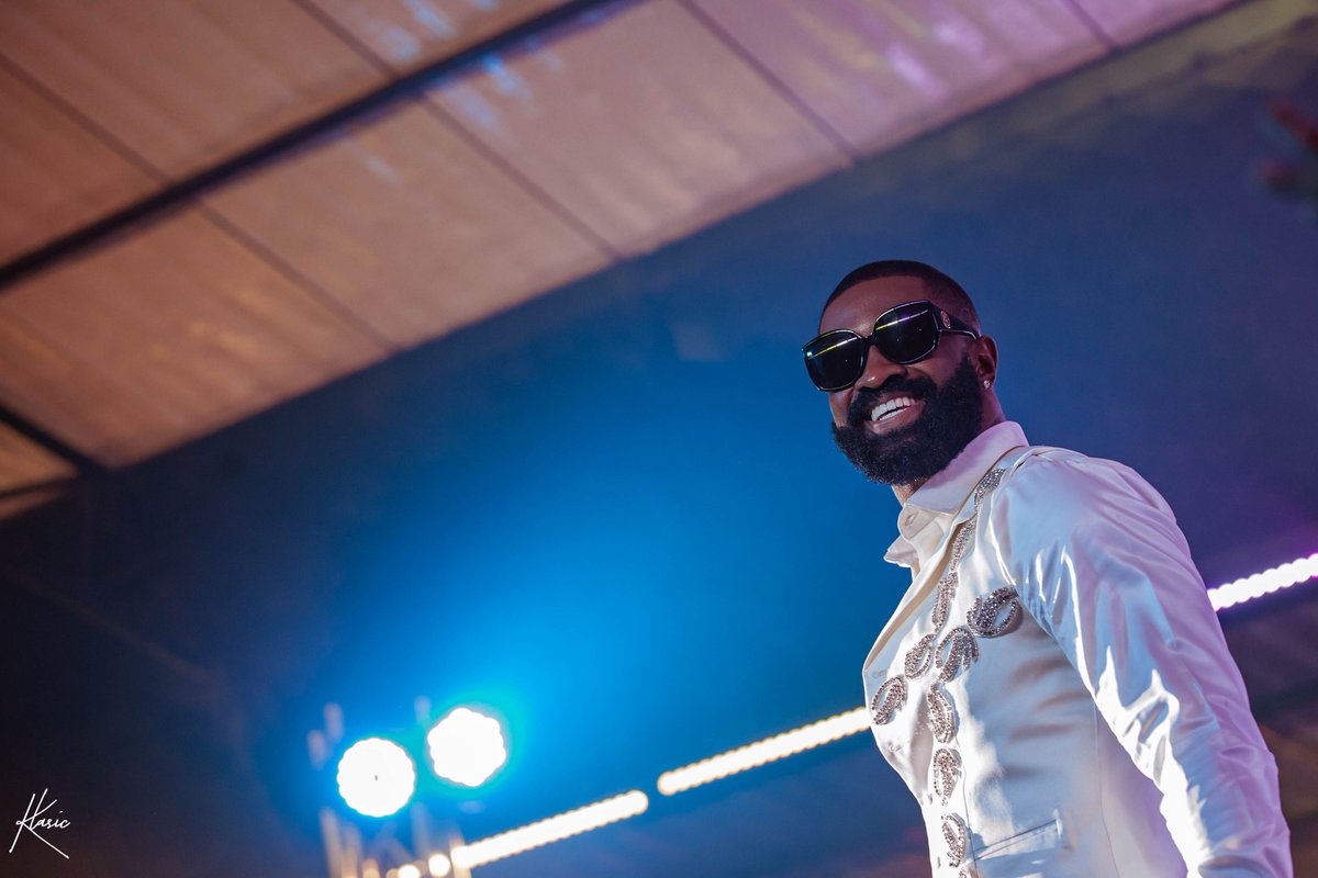 klasicstudio's tweet photo. All I ever asked for was an opportunity. Special shout out to superstar @RicHassani 
📸@klasicstudio

#industrynight #onlybaby #richassani #lagos https://t.co/3S9dO3xkFV