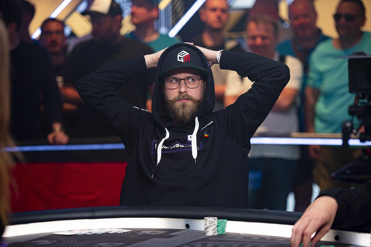 PokerStarsBR's tweet photo. Foram em torno de 400 jogadores com #PlatinumPass ao #PSPC, todos em busca de um sonho e dois deles se destacaram e voltaram para casa milionários! Veja a história de Menzel e Thum em nosso Blog: https://t.co/sRGBRrnxd4 https://t.co/ZycNgerOcz