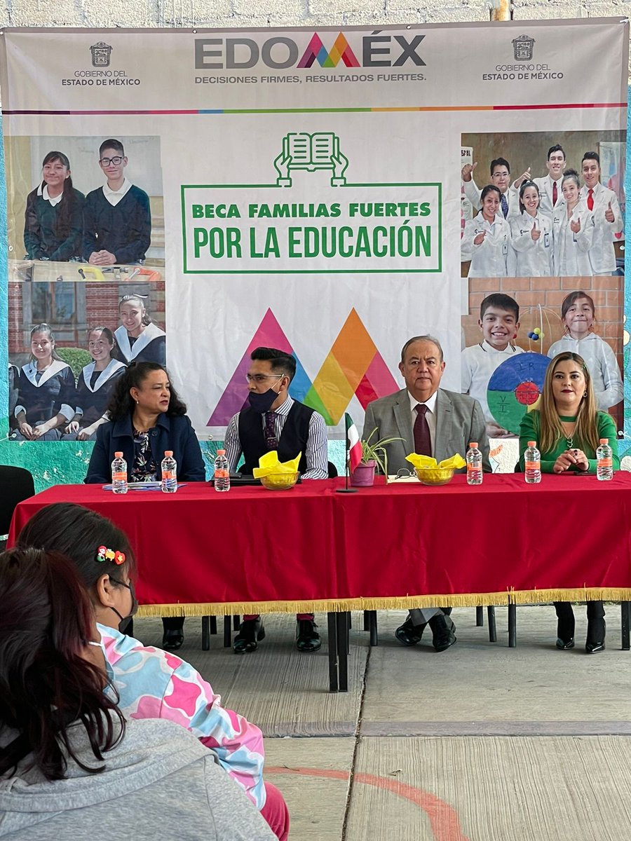 Cam5Temoaya's tweet photo. El día de hoy se otorgaron las #BecasFamiliasFuertes  a alumnos del #cam5 de la comunidad del #municipiodetemoaya @SEB_Edomex @alfredodelmazo #EscuelasFuertes https://t.co/CmLqCDG2Hu