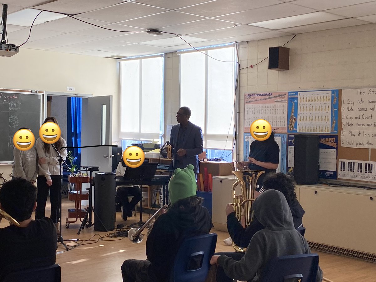Today, TEC welcomed @CurtisEnnisHDSB into our community. Students enjoyed asking Director Ennis questions about his role &amp; were thrilled when he joined the Gr. 7 music class &amp; played the tambourine with the band. Students shared with him that Tecumseh is an inclusive community 😀