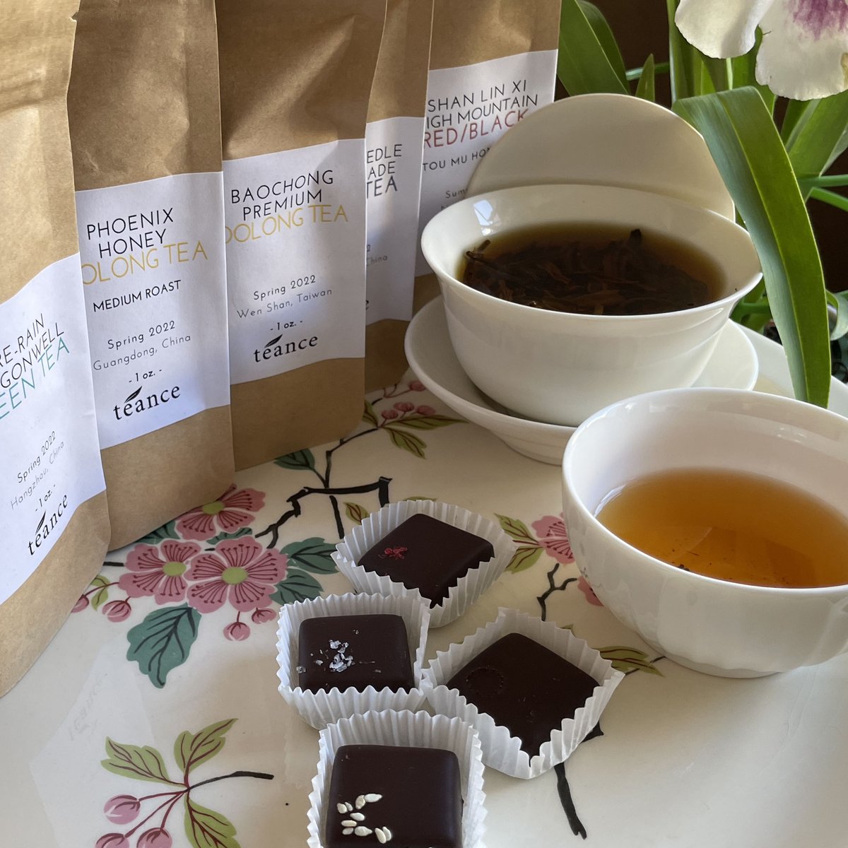 Teance's tweet photo. Tea is the best gift for Valentine's Day. It is different and special, good for the body and mind, taste better than roses, and just as fragrant as flowers. Show off your brewing skills and you may be set for life!

#teance_fine_tea #valentinesgift #valentinesdaygift https://t.co/qDybY327LC