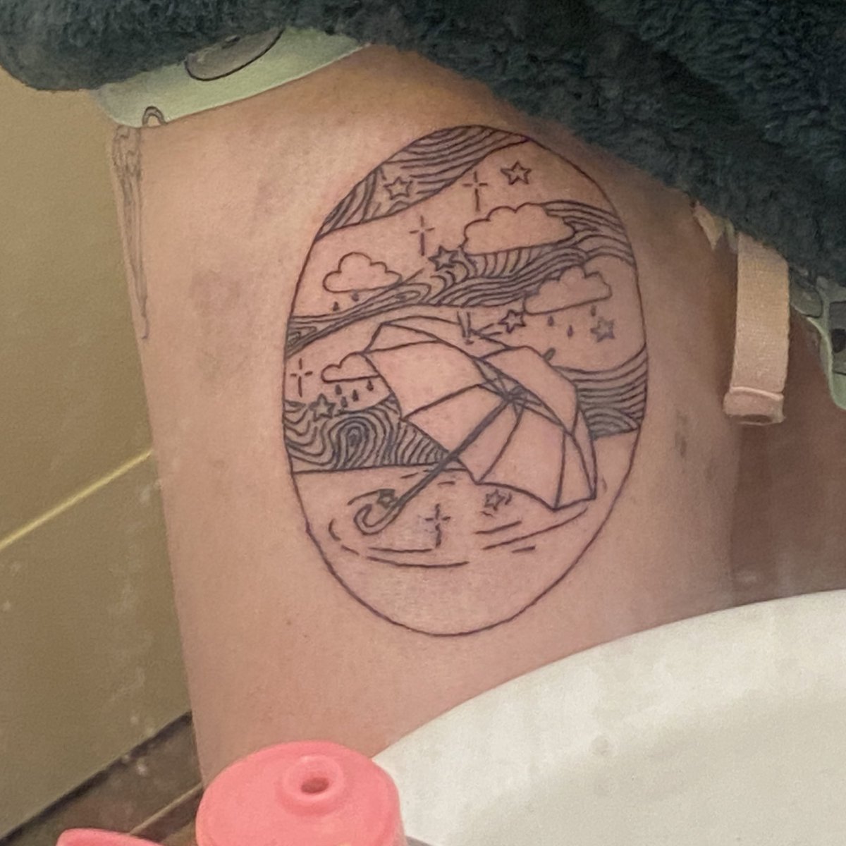 binniesbutt's tweet photo. more tattoo practice 😼😼 i designed + tattooed this myself in honour of stars and raindrops bc im obsessed w that song!!!! https://t.co/VjBeI1Nmxx