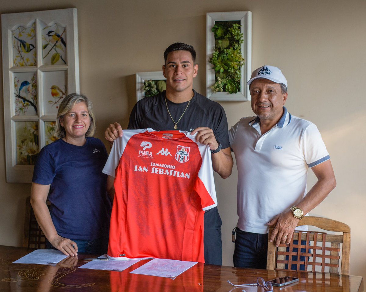 📝 Firma hecha y el jugador Gustavo Navarro ya es nuevo jugador del Rojo! 🔴

Muchos éxitos en esta temporada 🤝🏼💪🏽