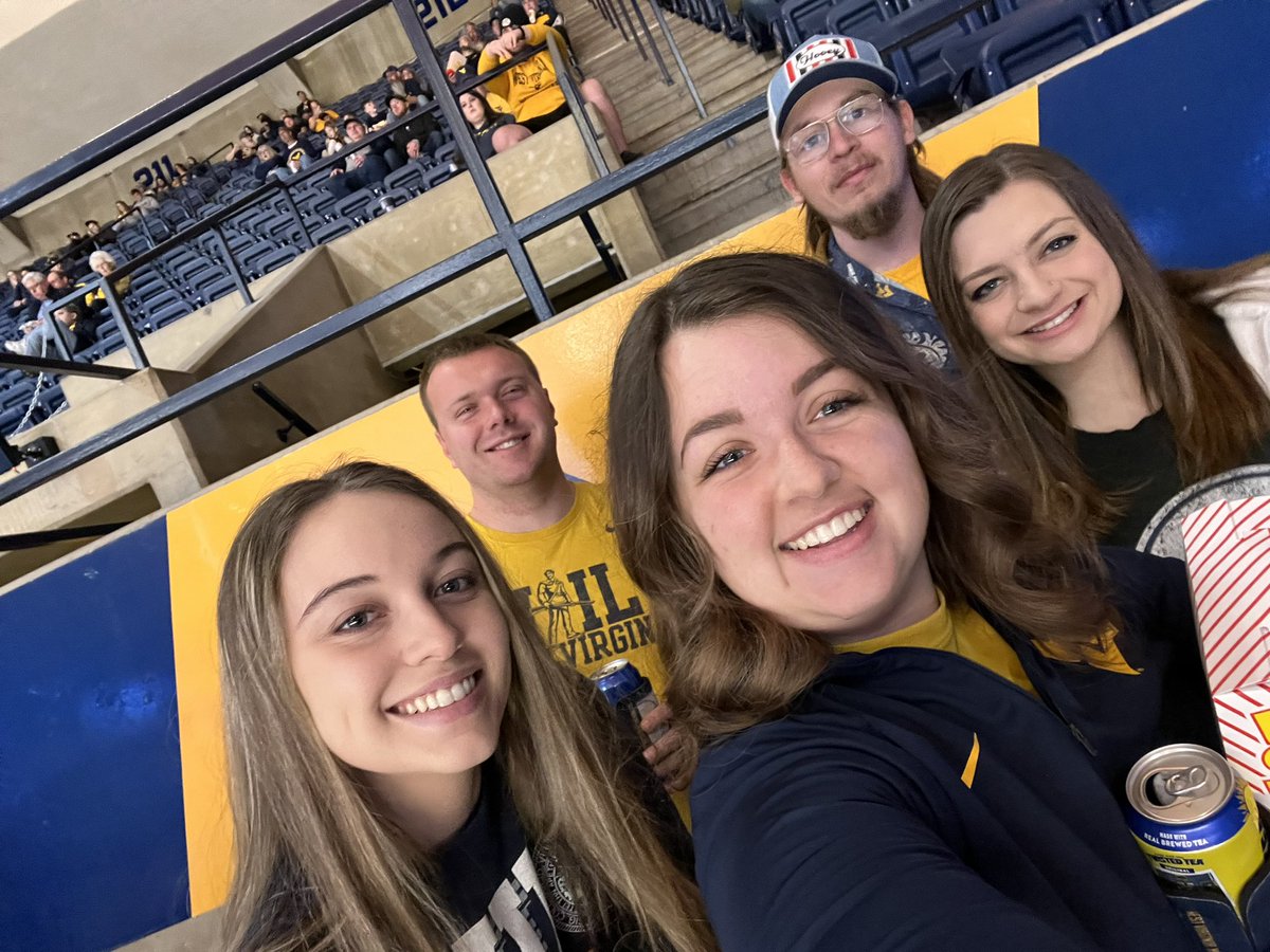 princess__kell's tweet photo. #wvugame https://t.co/sH8Zsoc1nz