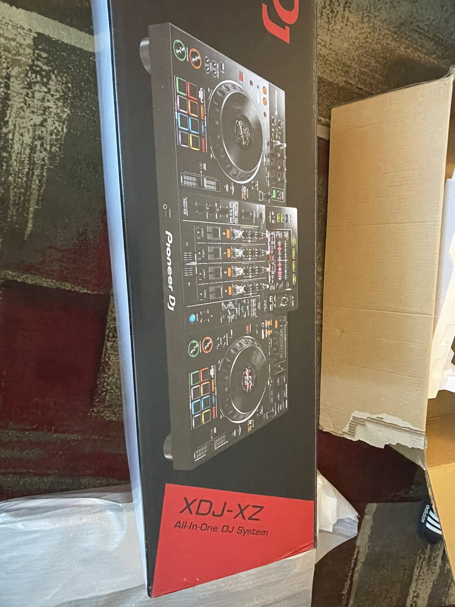 TistaOfficial's tweet photo. @aleksandravot I got my replacement one yesterday 😈 https://t.co/oiMMiEiiOA