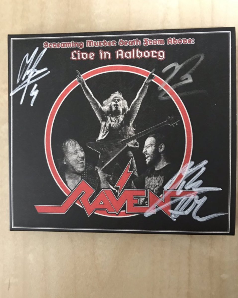 tatsurocker's tweet photo. おはようございます☀
本日も宜しくお願い致します。
Happy Birthday! Mark Gallagher🎉
前回のRAVENの来日ではMarty Friedmanが飛び入りしてきて、超テンションが上がったよ〜(Marty風)
NWOBHMでずっと活動し続けてる数少ないバンド。またいつか観たいな🙏
#MarkGallagher
#RAVEN https://t.co/lvCSdc7CXv