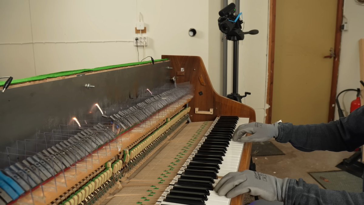 ParliamoDiNews's tweet image. Costruire un pianoforte al plasma non è facile
 parliamodi.news/detail/10649.h… #08Febbraio #MusicalHacks #arc #highvoltage #hv