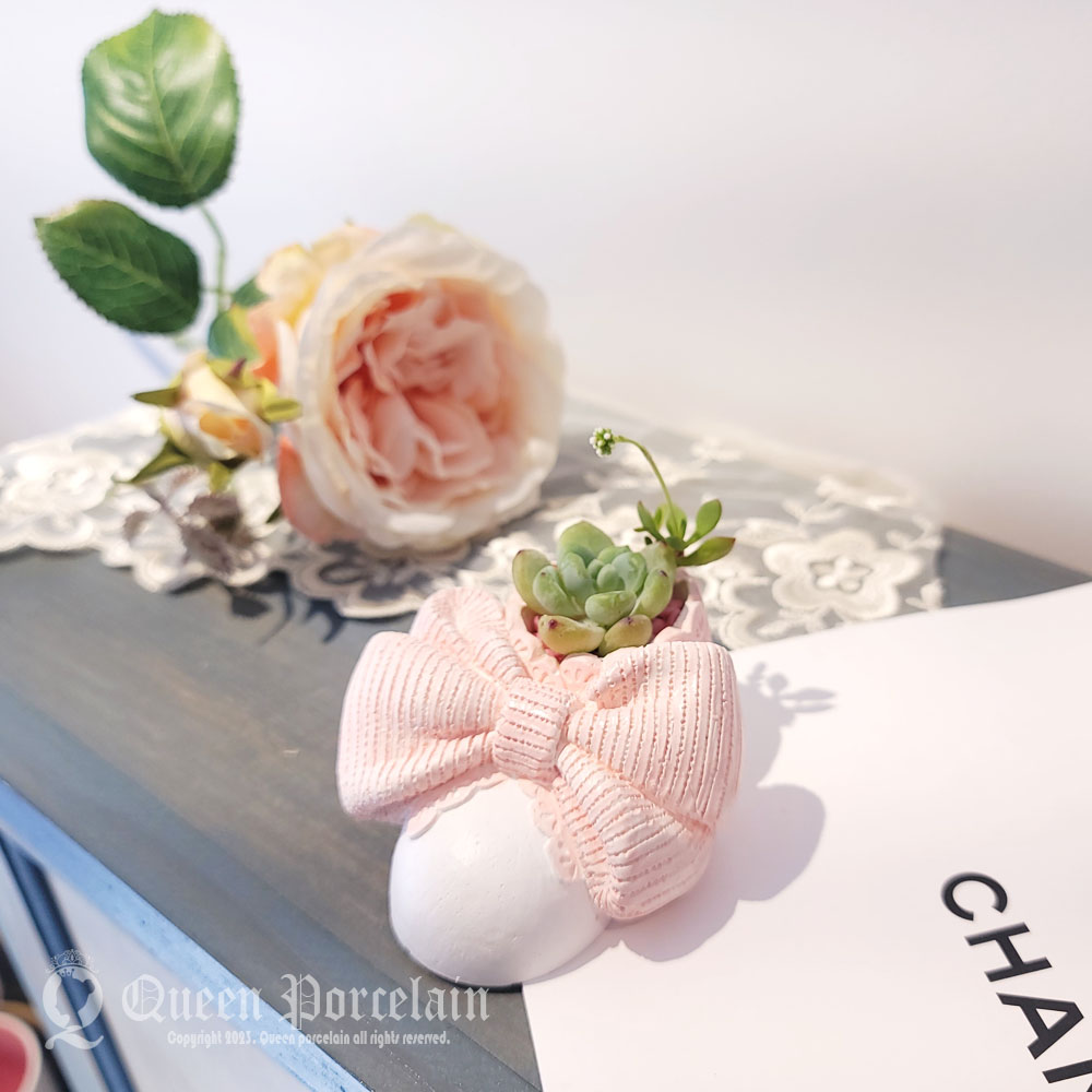 queensatelier's tweet image. 귀욤 리본 아기신발 초미니 다육이
#퀸포슬린 #초미니다육이 #다육이 #다육아트 #귀엽다