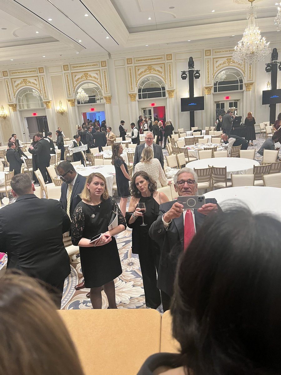 When you ask Maury to take a pic of Connie and the gals 🤷🏼‍♀️ <a href="/newswithnatalie/">Natalie Rubino</a> <a href="/natalie_prieb/">Natalie Prieb</a> <a href="/CheyannaMarie97/">cheyanne m daniels (your alien superstar)</a> <a href="/Kaci3B/">Kacie Brady</a>