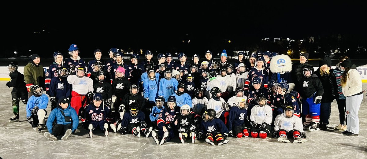 The night Connor Bedard and the @ReginaPats surprised the Outdoor Hockey League kids at their <a href="/FROST_ReginaSk/">FROST Regina</a> game. 

Will never be forgotten. Minds blown. 

I can’t put to words how awestruck they were as the Pats bus rolled in and they unloaded and hit the ice. 

Beautiful!