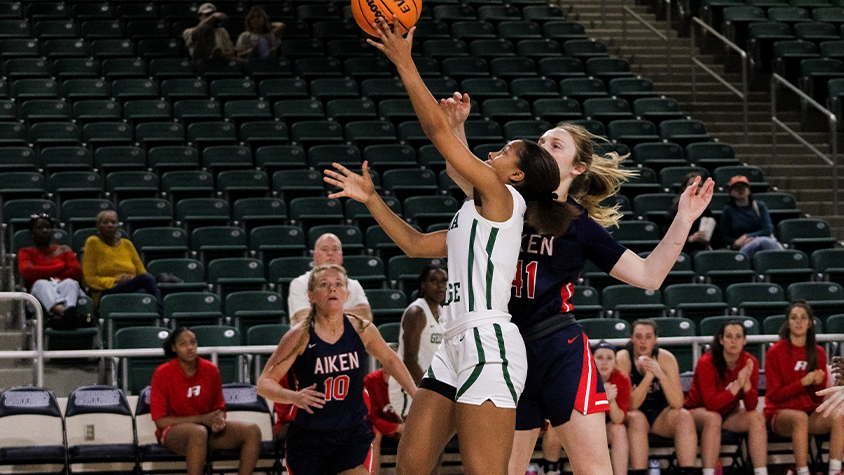 GCSUBobcats's tweet photo. RECAP: Massive Rally Falls Just Short for GCSU Women’s Hoops, 62-60

https://t.co/CYJXEuSvdf
#BringTheThunder #GCSUBasketball https://t.co/siqBSrzoxl