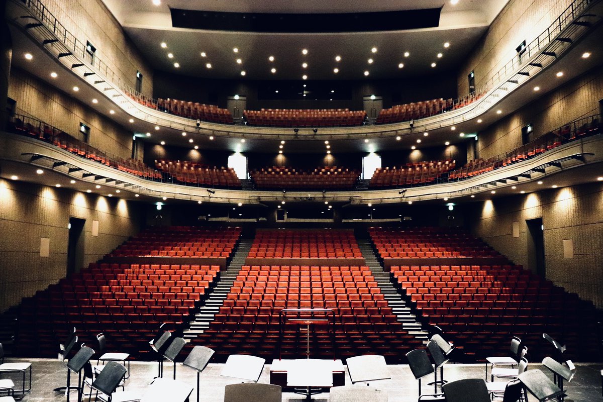 showawindcircle's tweet photo. 定期演奏会の会場は昭和音楽大学テアトロ・ジーリオ・ショウワで行われます！

日本国内ではめずらしい馬蹄形客席で独特な形をしています。
一般のお客さんも春から昭和音大の新入生の学生さんも一度足を運び、ホールの雰囲気を味わってみてはいかがでしょうか！

小田急新百合ヶ丘駅から徒歩4分です✨ https://t.co/T3IPfjt3Ej
