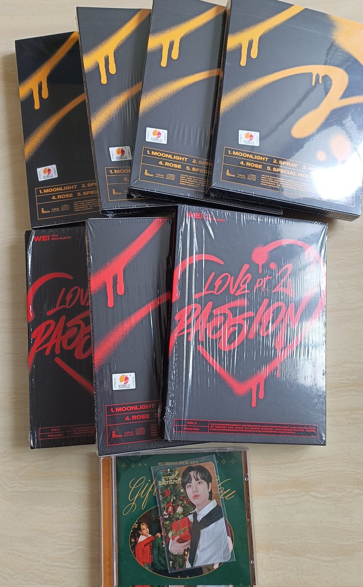 SCYH2209's tweet photo. WTS WEi Season's Greetings &amp; albums
PayPal/Wise/TNG e-wallet/bank transfer / instock 

SG-member set, diary &amp; calendar 
RM30 Passion of Love - 4
RM25 Fierce Love unsealed with full inserts - 3 
RM45 Xmas album

Kindly DM if interested 😊
Kindly retweet @WEiTradeMy
#pasarwei https://t.co/Ts4VUNbgJr