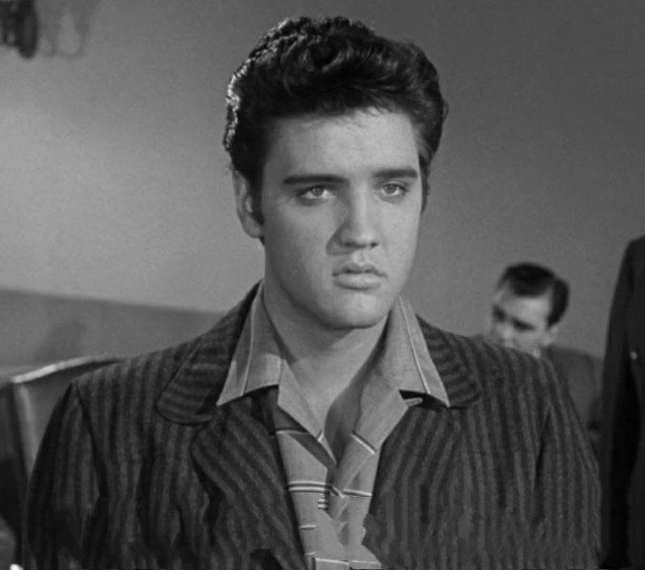 jailhousepunks's tweet photo. I'll make you happy, baby. just wait and see. for every kiss you give me, I'll give you three <3 https://t.co/YwPWHnUHbO