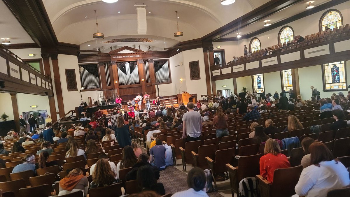 JMatthewBarnes's tweet photo. God is moving in Wilmore KY! Students at @AsburyUniv and @AsburySeminary have been praying, worshiping, repenting, and beginning to follow Jesus for more than 13 straight hours, like the #revival in 1970! #comespiritcome https://t.co/2Imm8IL7NS
