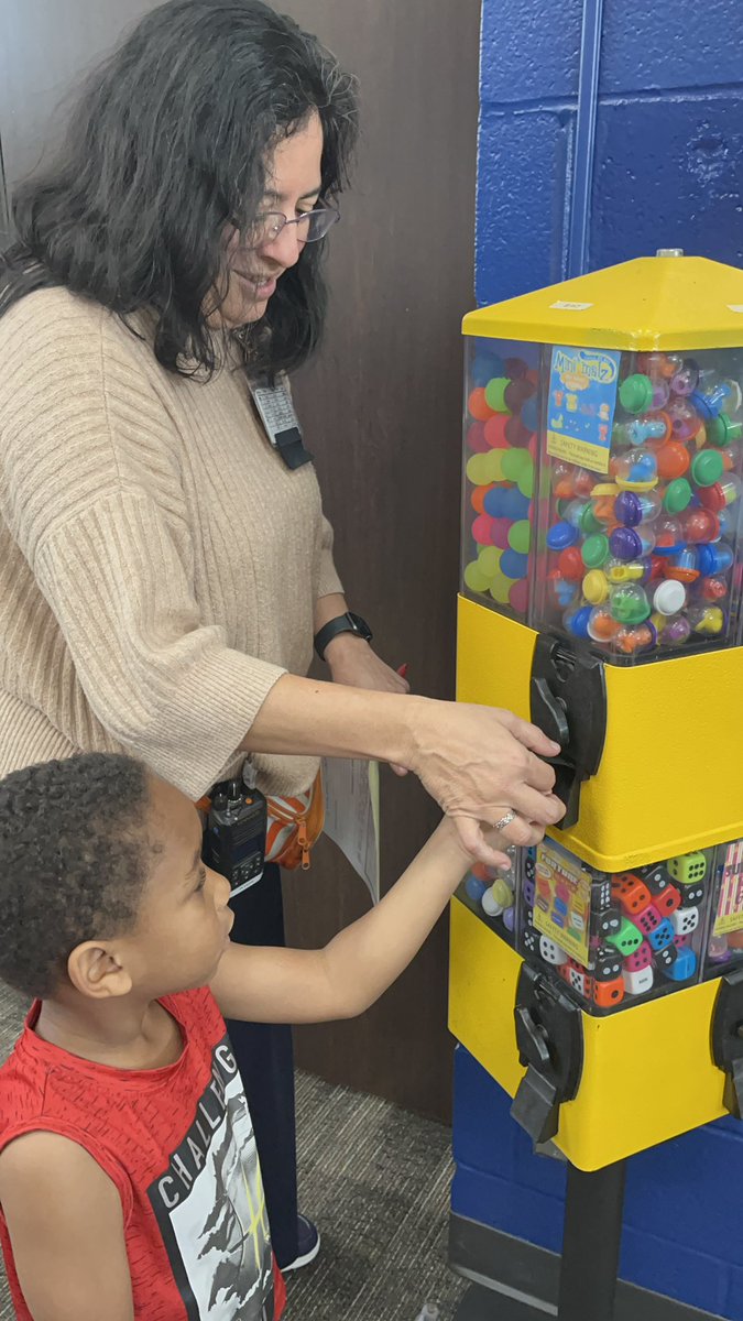 NjeriRichardson's tweet image. We LOVE ❤️ Positive Office Referrals sent to our awesome AP’s. A golden token trip to the treasure tower is a perfect choice 🤩 prize. @FranconeElem  #FalconsSoar #PositiveReferrals #PBIS