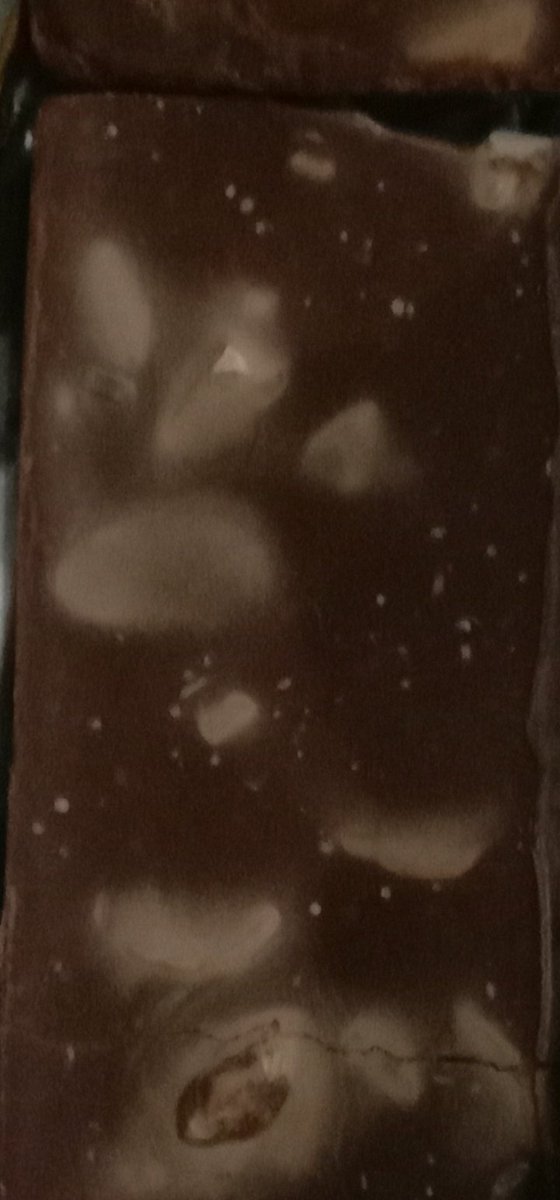 Dewi98__'s tweet photo. @SilverQueenID setelah di buka semua nya ternyata ini berjamur rasa kacang nya sudah pahit (tengik) dan coklat pun sudah tidak seperti biasa nya rasa nya agak aneh jadi tidak bisa di makan. https://t.co/EHU7Jp3wrO