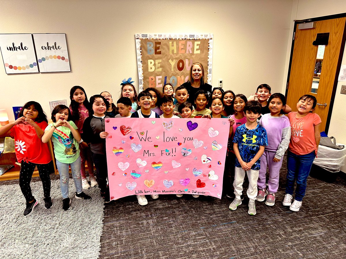 Ms.Moreno (@msmoreno6) on Twitter photo Gracias Mrs. Fix por toda tu ayuda, amor y apoyo. Los estudiantes y maestras corrimos con suerte al tenerte trabajando en Carroll. ¡Feliz semana de la Consejera! 😘 ❤️ <a href="/CarrollFISD/">Carroll Elementary</a> #FISDmadetoshine #CounselorAppreciationWeek Gracias Mrs. Fix por toda tu ayuda, amor y apoyo. Los estudiantes y maestras corrimos con suerte al tenerte trabajando en Carroll. ¡Feliz semana de la Consejera! 😘 ❤️ <a href="/CarrollFISD/">Carroll Elementary</a> #FISDmadetoshine #CounselorAppreciationWeek