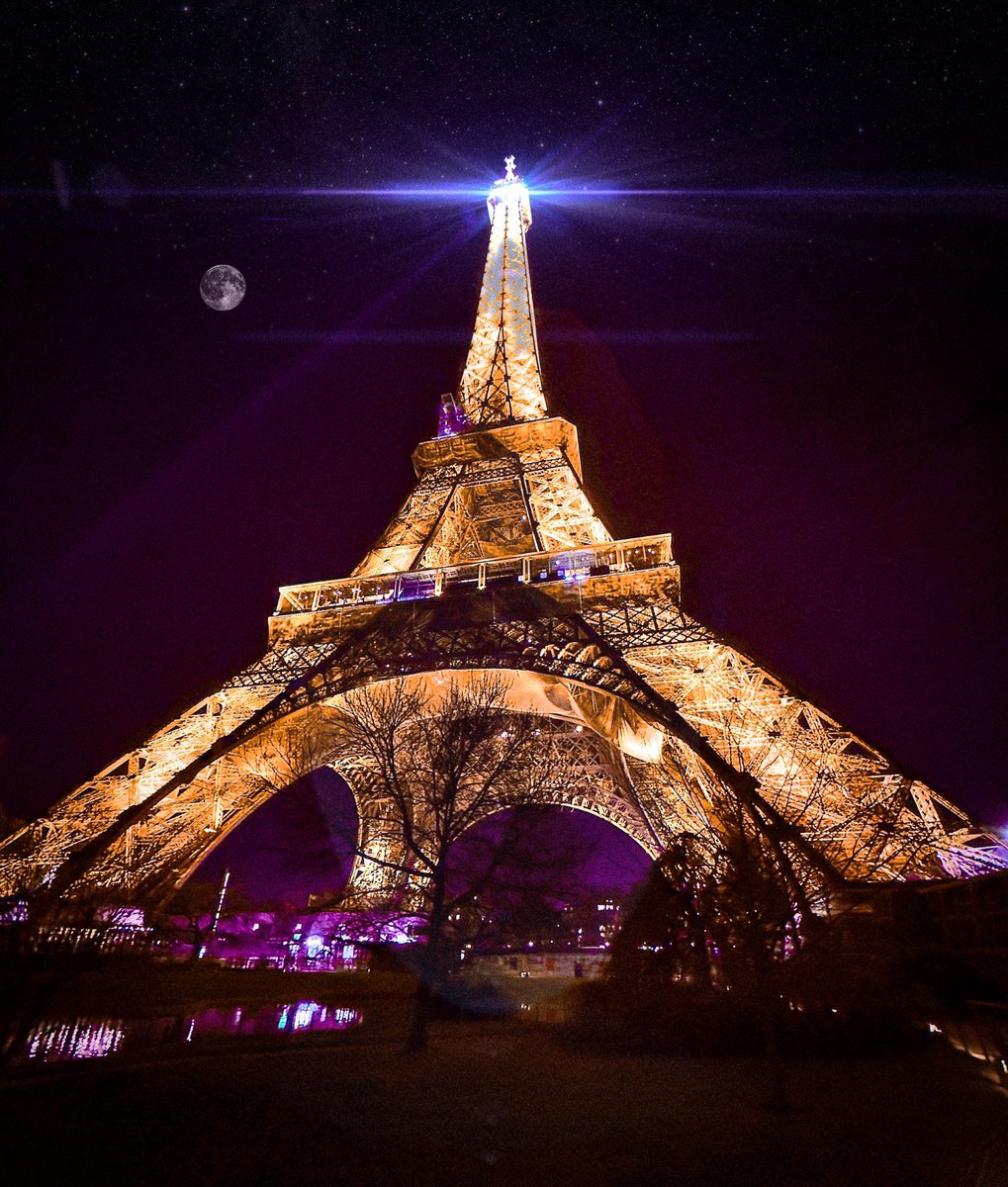 geneblalock's tweet photo. Je vais détester dire au revoir à cette ville. Here are a few more iPhone photos. I am really going to hate leaving this city.
#night #landscape #photography #paris #toureiffel #eiffeltower #iphonephotography https://t.co/XIiWlIzAq0