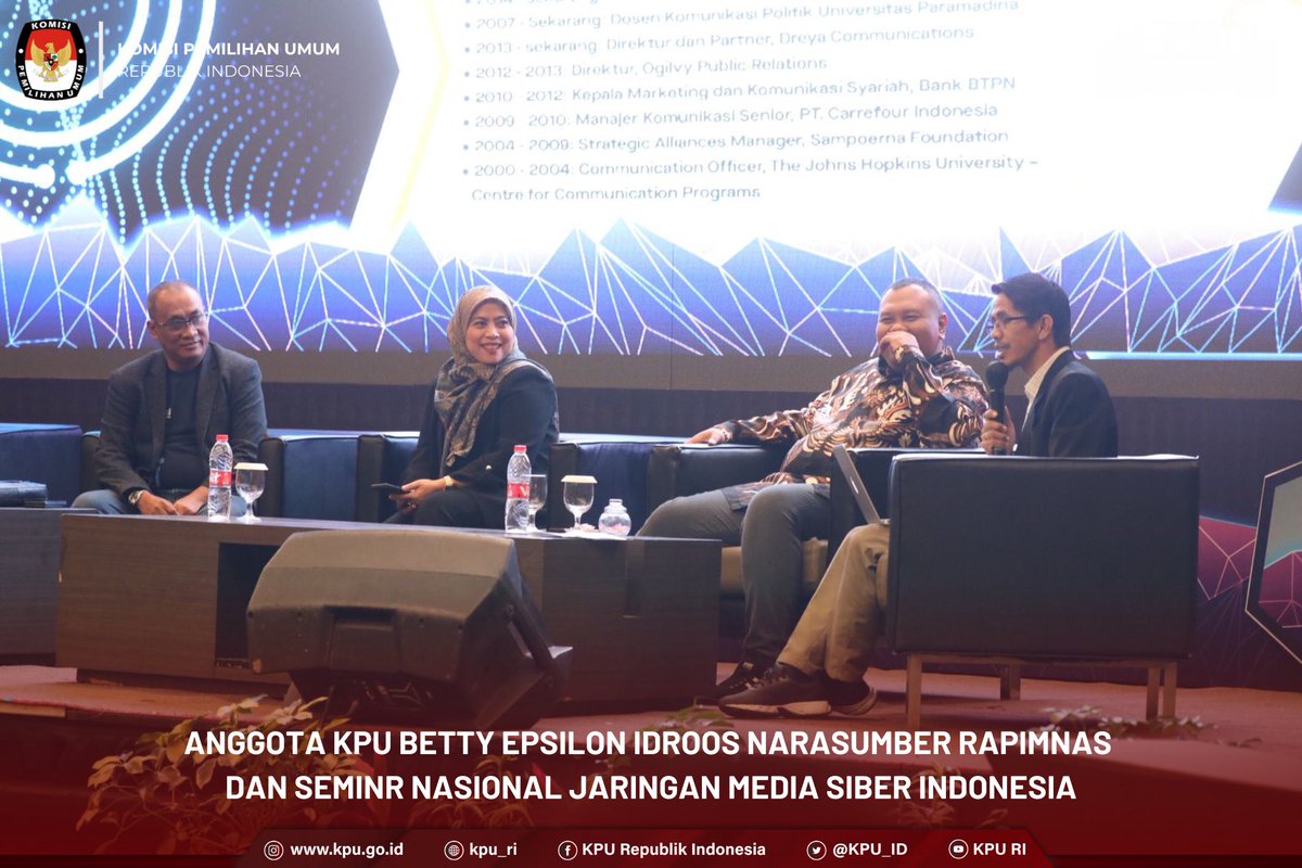 KPU_ID's tweet photo. #TemanPemilih, Anggota KPU Betty Epsilon Idroos menjadi narasumber pada Rapimnas dan Seminar Nasional Jaringan Media Siber Indonesia (JMSI) di kota Medan, Sumatera Utara (Sumut), Rabu (08/02/2023).

Betty menekankan bahwa KPU bekerja sesuai ketentuan berlaku, https://t.co/I0SzW6VTzg